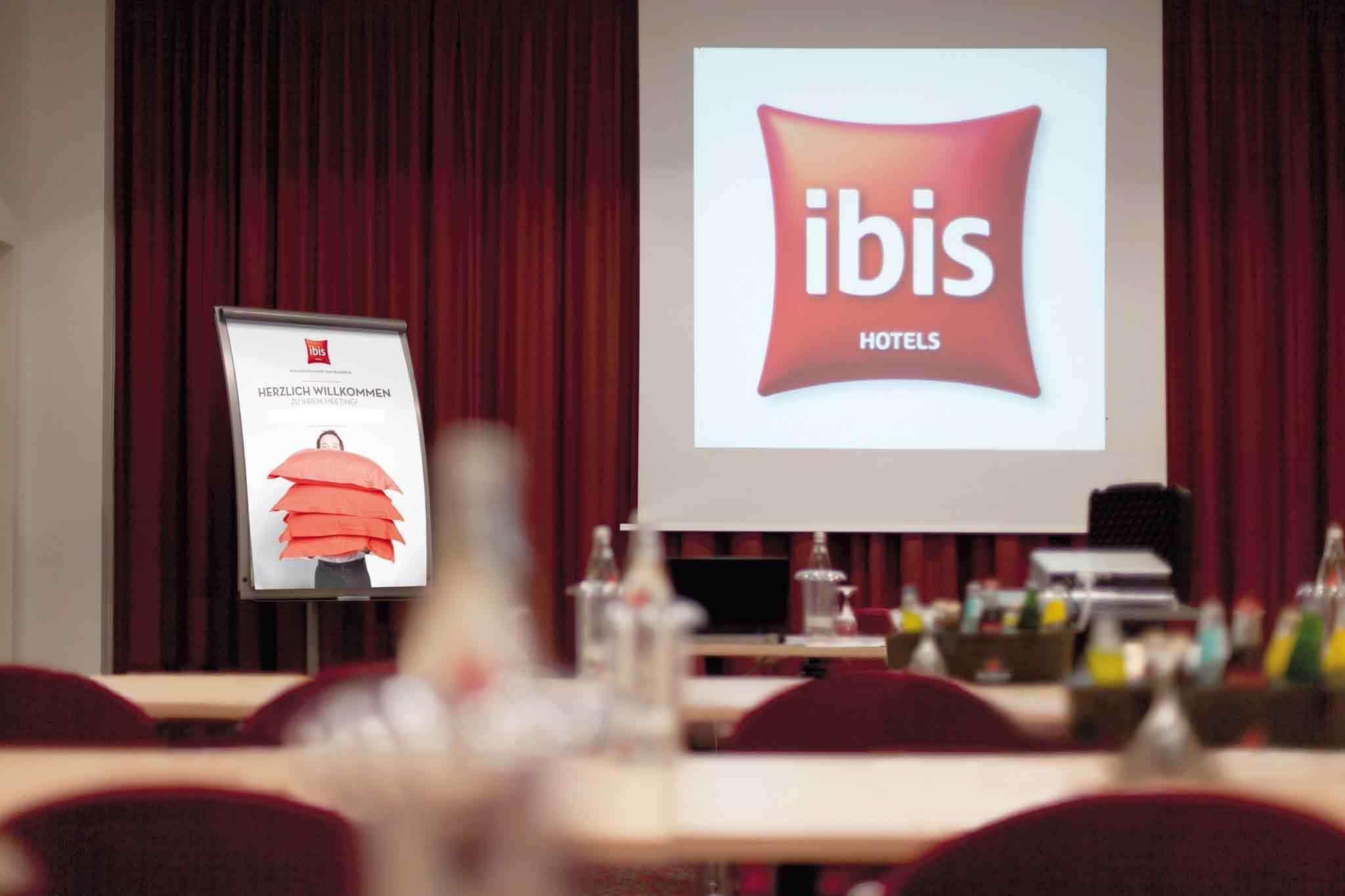 ibis Karlsruhe Hauptbahnhof Hotel Bagian luar foto